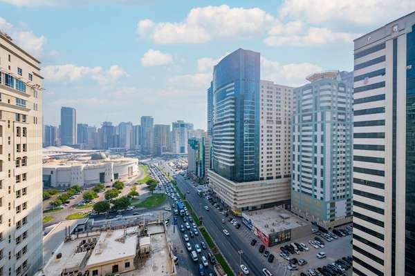 https://assets.savills.com/properties/UAEGYAP38967L/-SVL2898_copy_l_lis.jpg